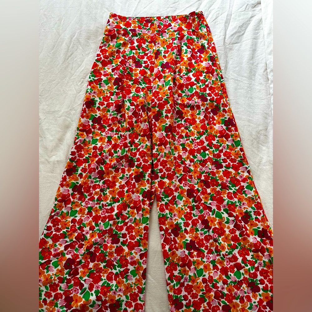 Elli White Wide Leg Floral Pants